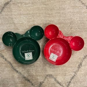 Minnie Mouse plastic bowls - holiday edition